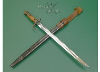 1907 ist pattern hooked quillon bayonet.