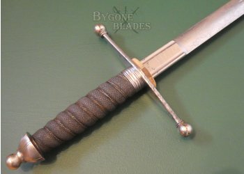 British. Scottish Highland Infantry officer's Cross Hilt Broadsword #9