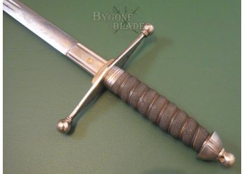 British. Scottish Highland Infantry officer's Cross Hilt Broadsword #10