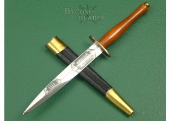 Tom Beasley 3 banner etched commando knife