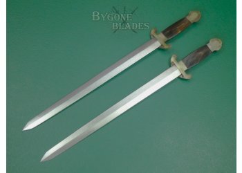 Chinese Qing Dynasty Shuangshoujian. Paired Swords. #2407027 #6